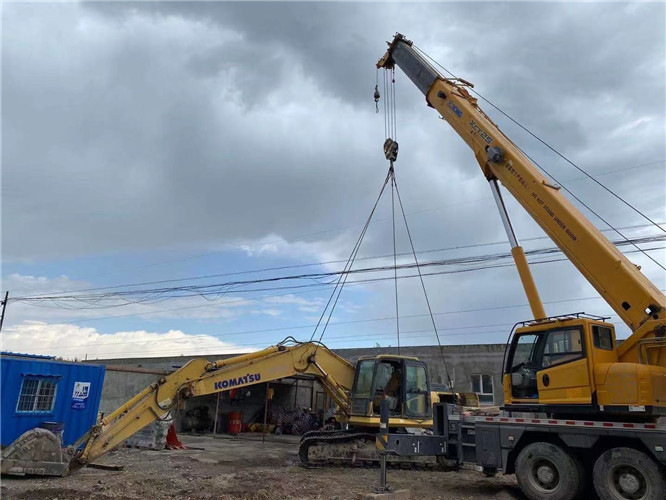 五华区25吨吊车的工作半径是多少？